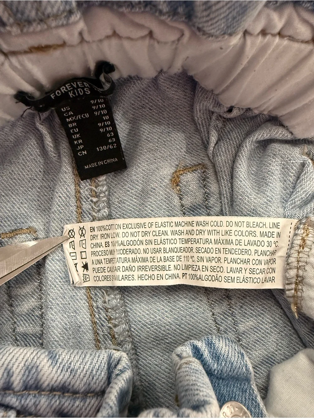 Forever 21 Girls Light Wash Distressed Straight Leg Jeans Size 9/10